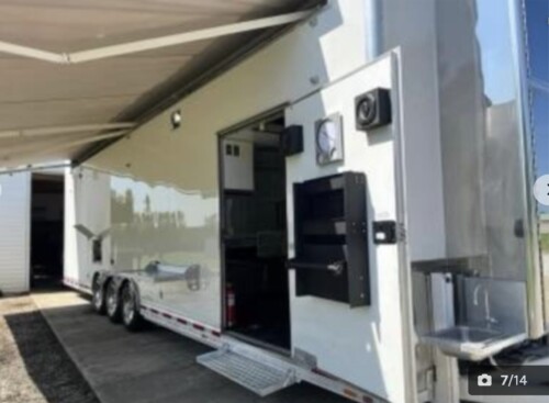 2004 T&E 34' Aluminum Stacker Tag, Loaded, Power Awning, Long Lift, A/C - Image 3